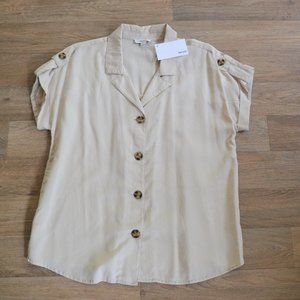 NWT Kensie Beige Cream Button Up Front Flowy Cap Sleeve Size Small